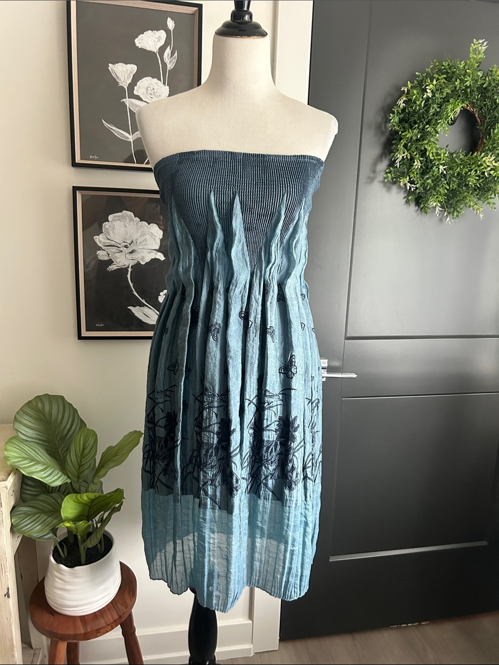 One size S M L XS 🦋Strapless Blue Smocked Sundress with Floral Print
